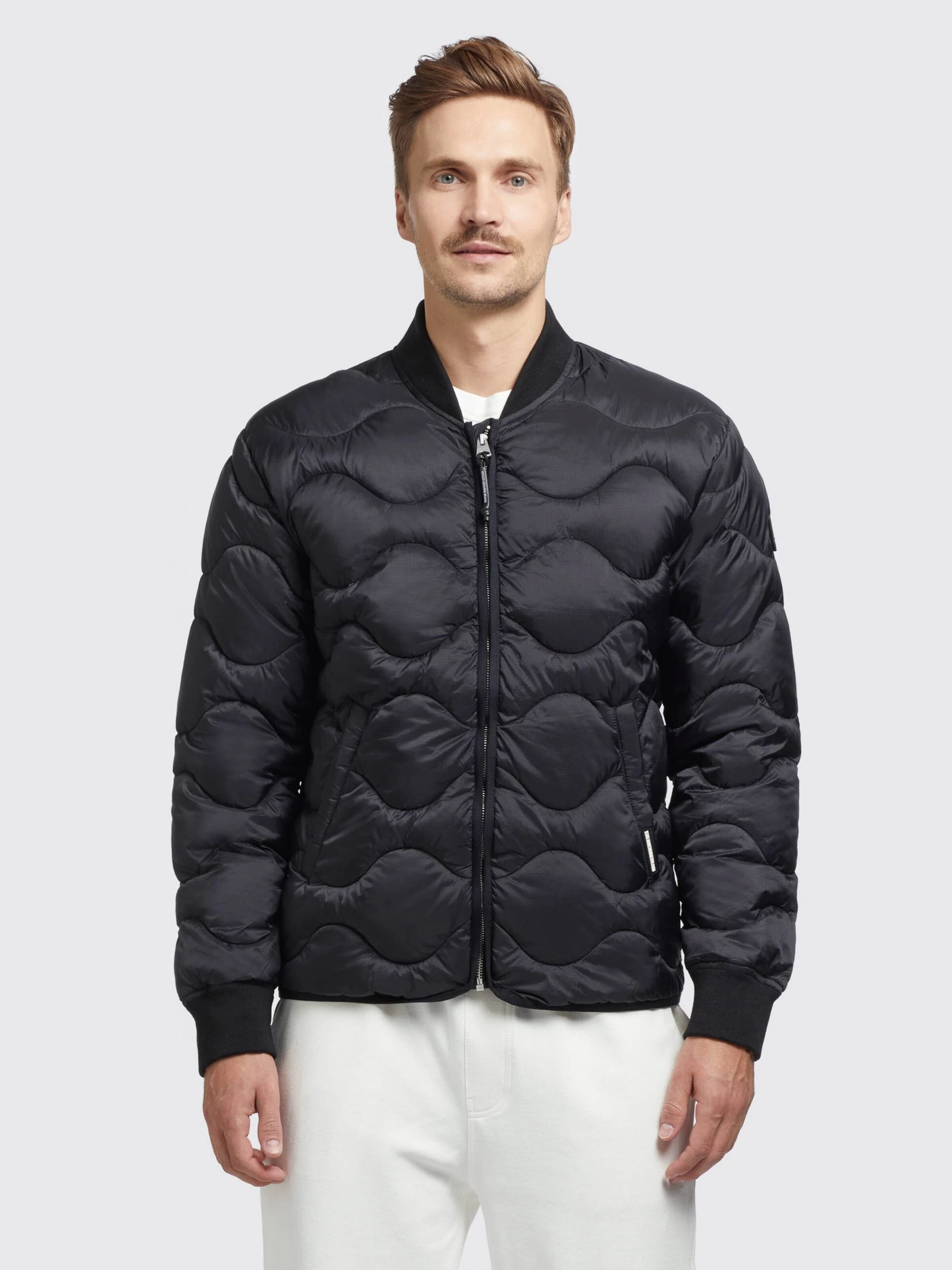 Khujo Tussenjassen Tussenjas Picco Heren Zwart 4 Khujo Tussenjassen Tussenjas Picco Heren Zwart - Afbeelding 2